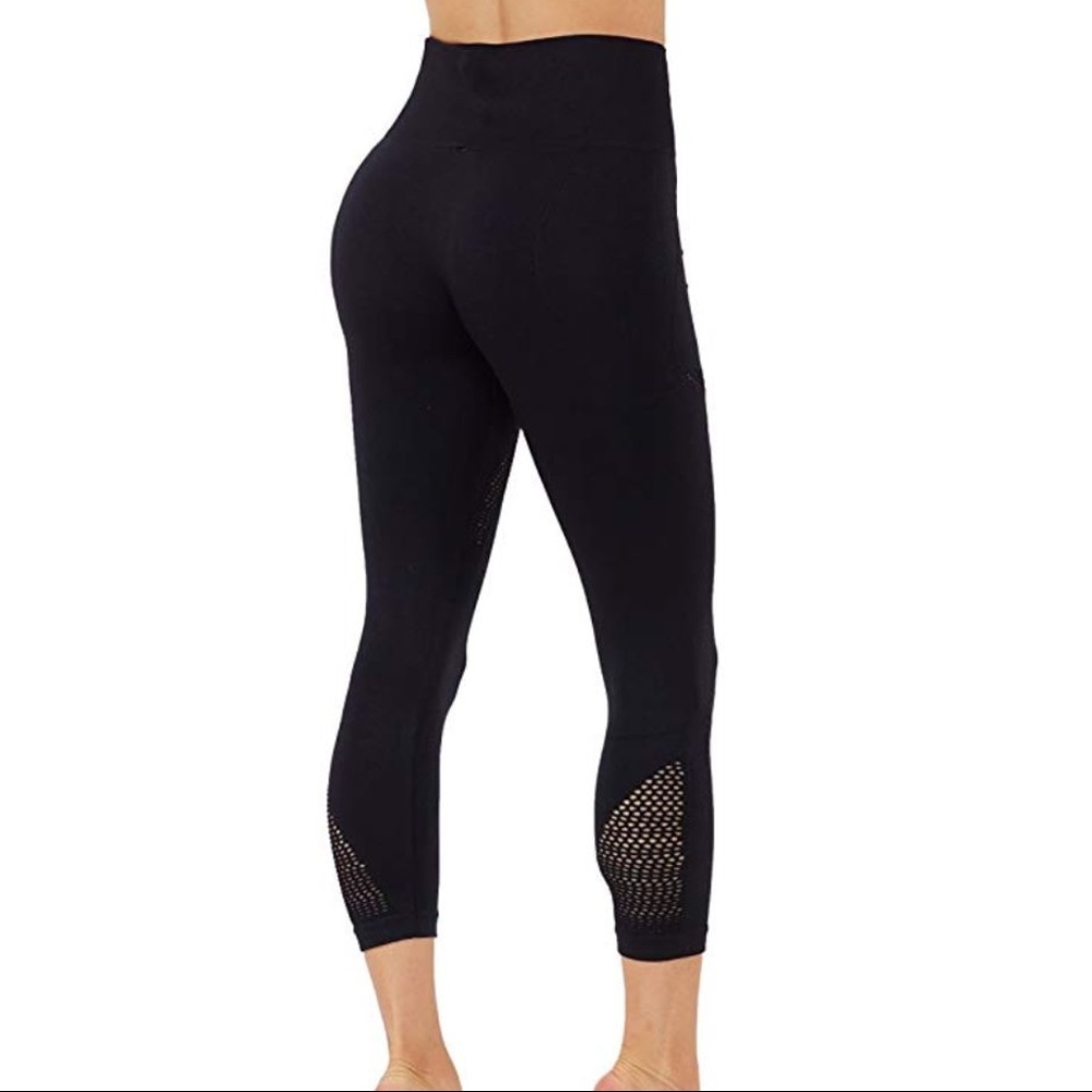 Seamless Solid Black Yoga Leggings GYM Workout Pants mesh Laser cuts - Picture 2 of 3
